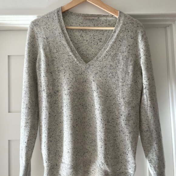 Everlane Cashmere V-Neck - Picture 2 of 10